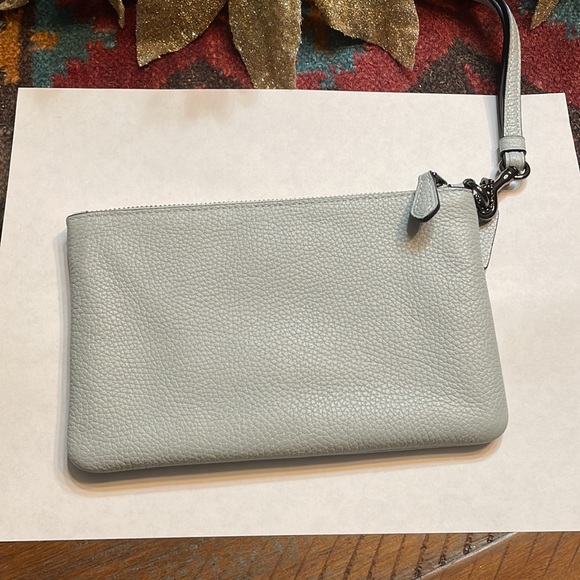 Coach wristlet - Picture 5 of 6